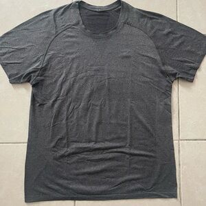 MENS LULULEMON ATHLETICA GREY WORKOUT SHIRT SIZE XXL 2XL